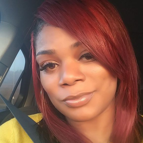 Meet your Posher, Alexis - Picture 1 of 1